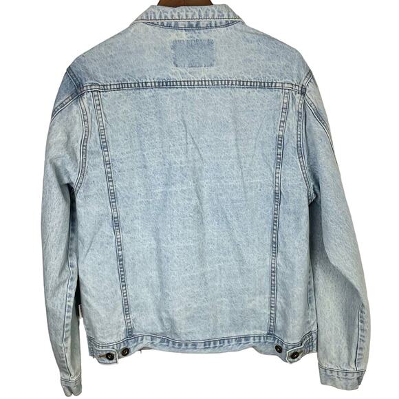 Brooklyn Cloth | Unisex Light Wash Relaxed Fit Retro Inspired Denim Jean Jacket - Picture 2 of 11